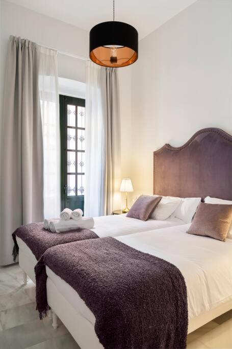 San Buenaventura 12 * Seville